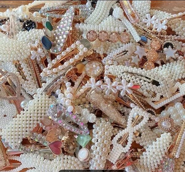 Elegant Pearl Hair Clips