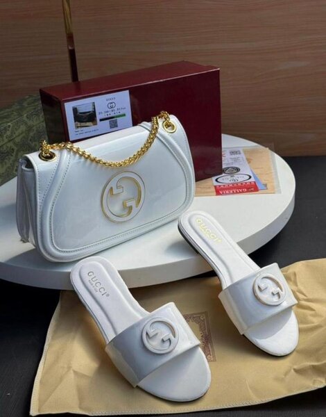 Sac et Sandales Blanches Élégants