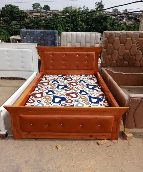 Lit double avec rangement