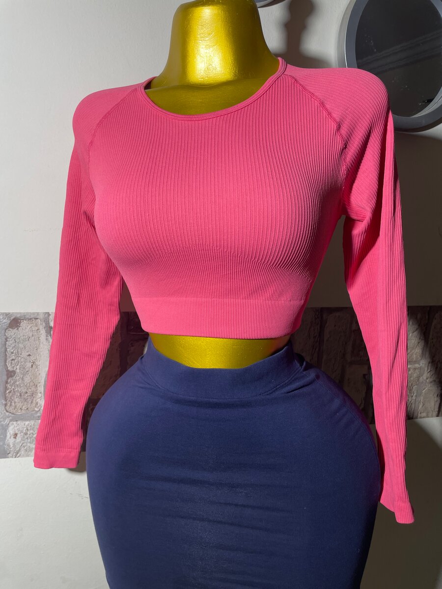 Haut court rose côtelé