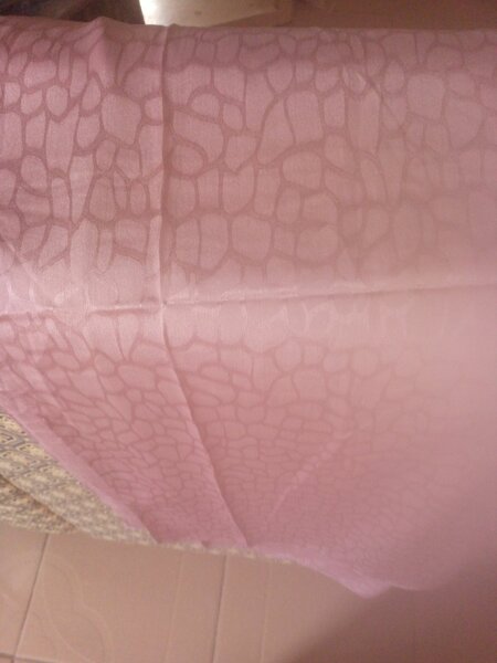 Tissu en dentelle rose