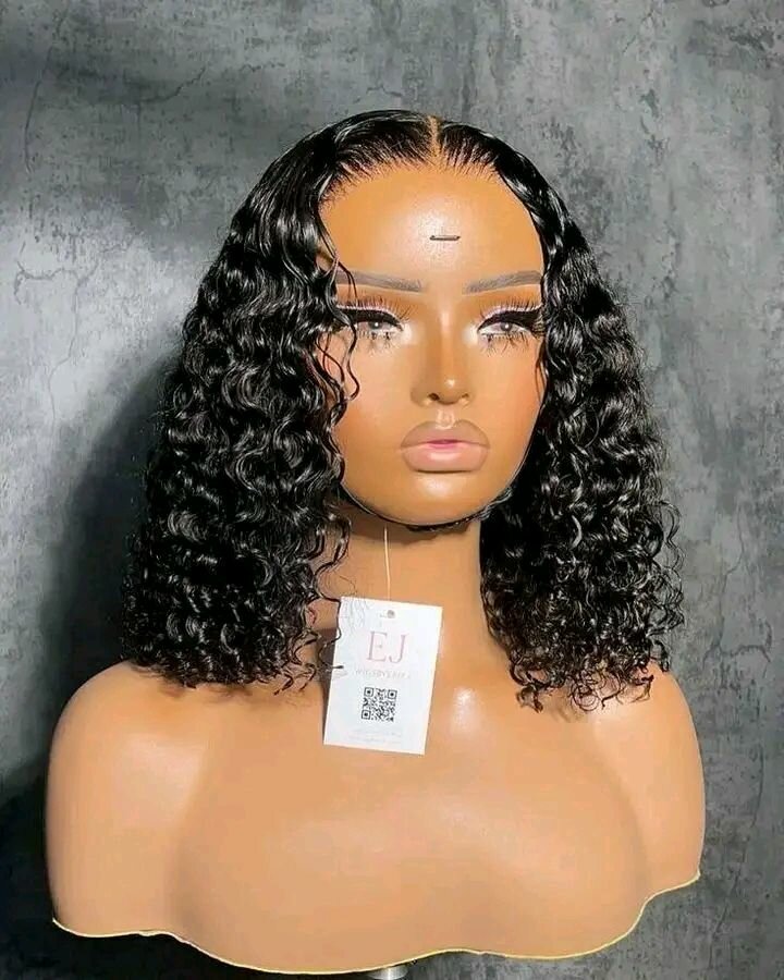 Perruque synthétique noire