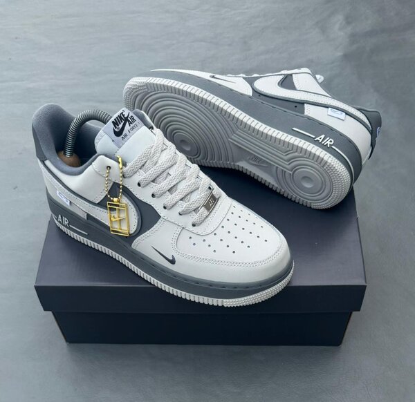 Nike Air Force 1 Gris & Blanc