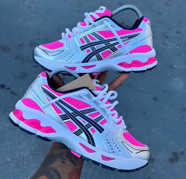 Chaussures de course ASICS élégantes