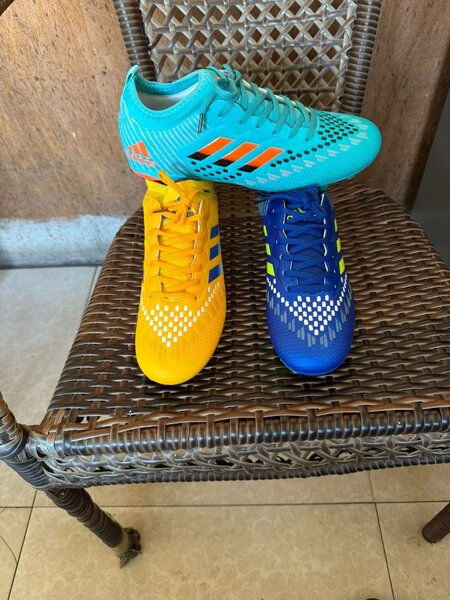 Chaussures de football colorées