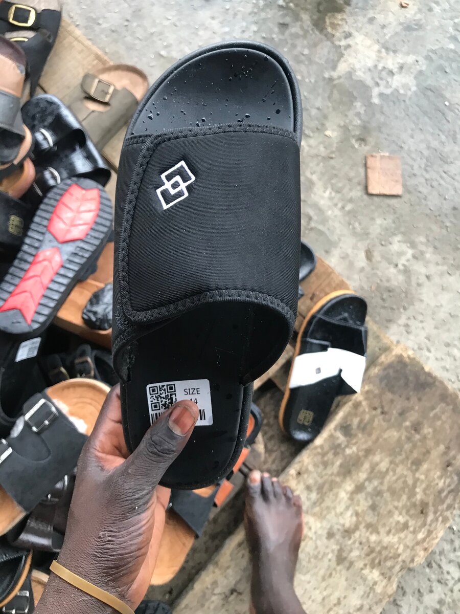 Tongs confortables en cuir