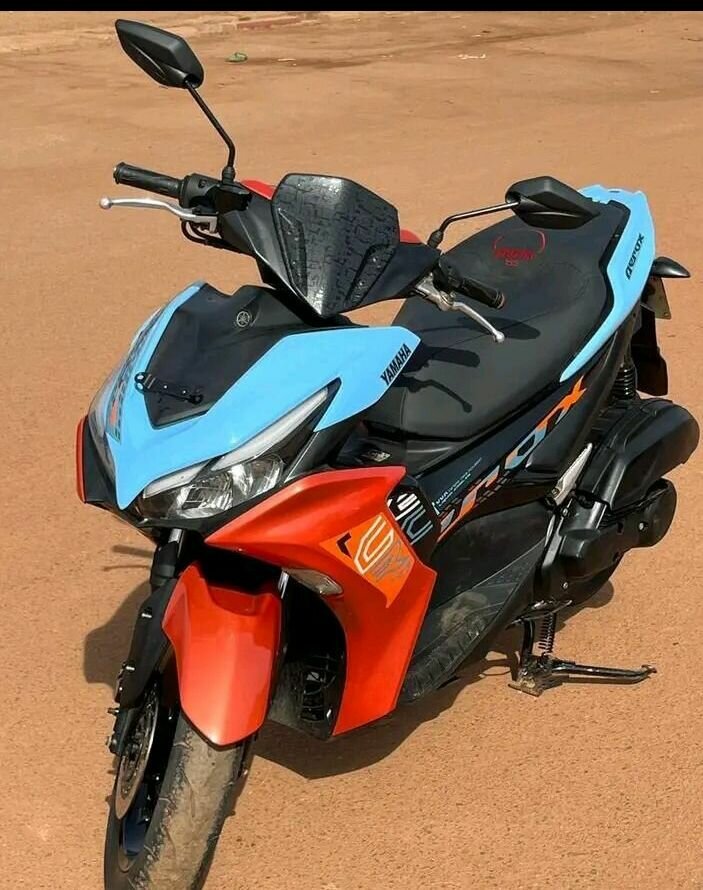 Yamaha Moto GP bicolore