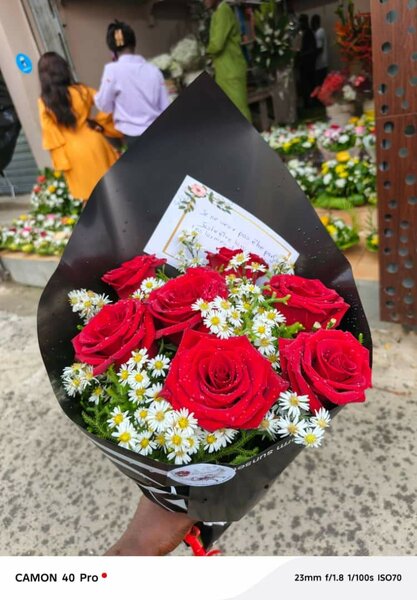 Bouquet de Roses Rouges Élégant