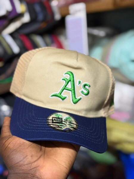 Casquette Trucker Beige et Bleu A's