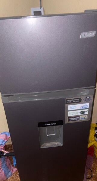 Réfrigérateur à double porte