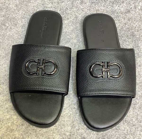 Sandales noires en cuir élégantes