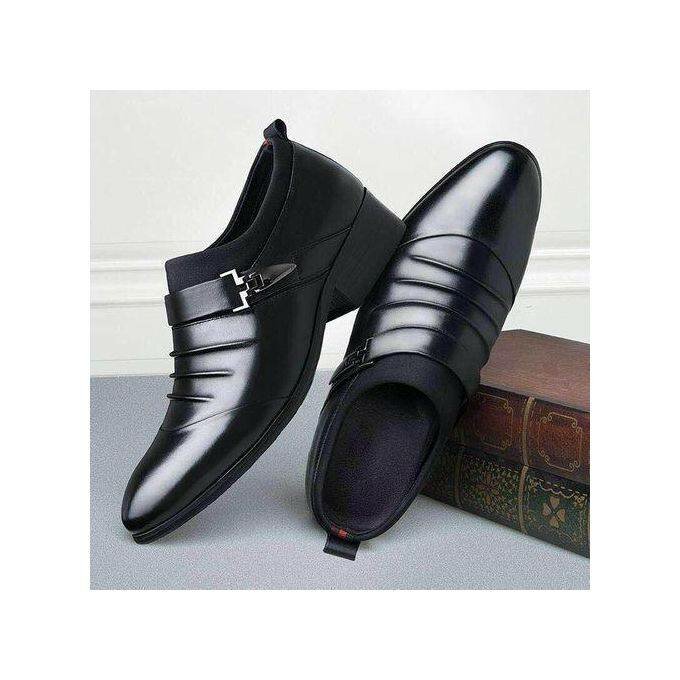 Chaussures habillées en cuir noir