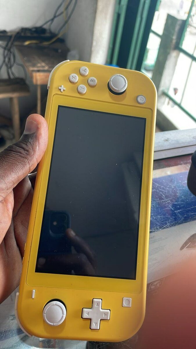 Nintendo Switch Lite Jaune