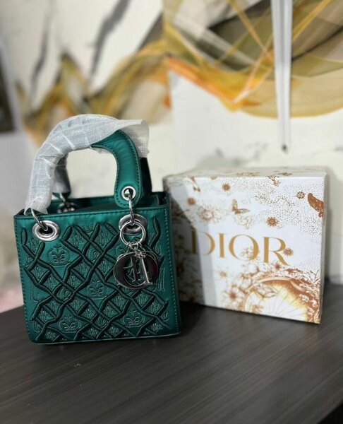 Sac à main Dior mini en cuir