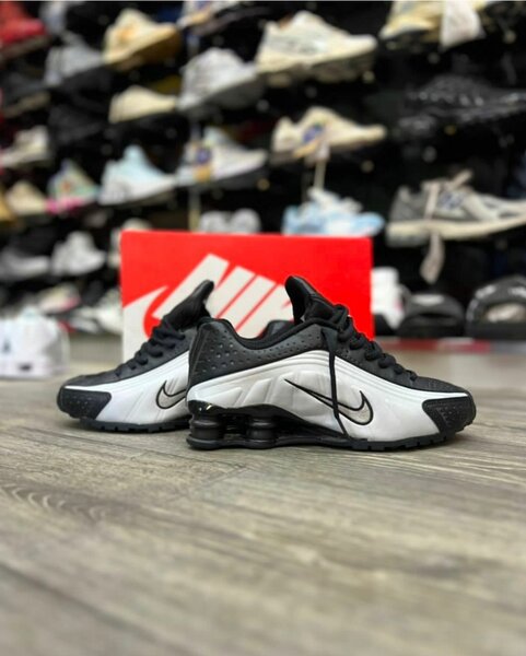 Baskets Nike Shox r4