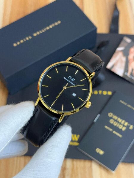 Daniel Wellington Montre Élégante pour Homme