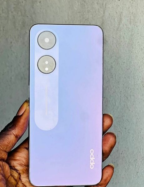 Smartphone OPPO moderne