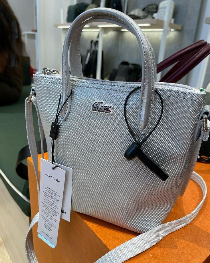 Sac à main Lacoste élégant