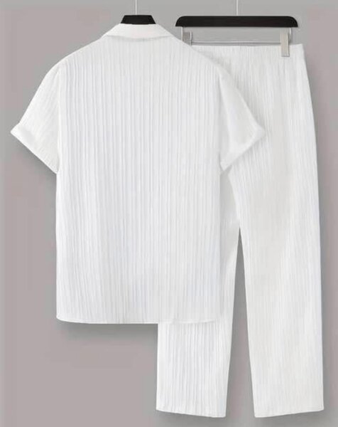 Ensemble femme : haut et pantalon blanc
