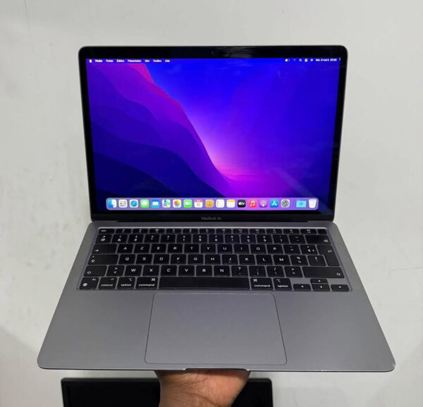 MACBOOK AIR  M1 2020 /8/256Go