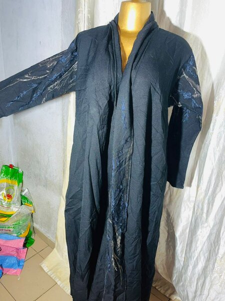 Robe longue élégante noire