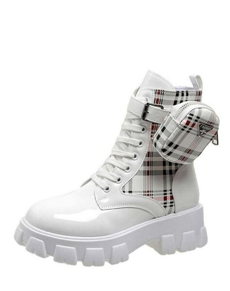 Bottes femme en cuir verni