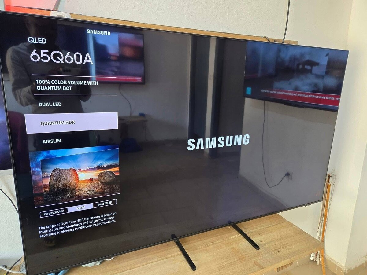 Samsung QLED 65'' TV - 4K Smart TV