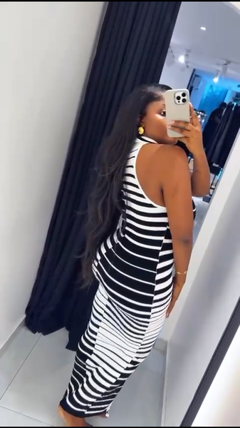 FittingDress (Black and white)