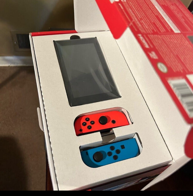 Nintendo Switch Mario Red Edition