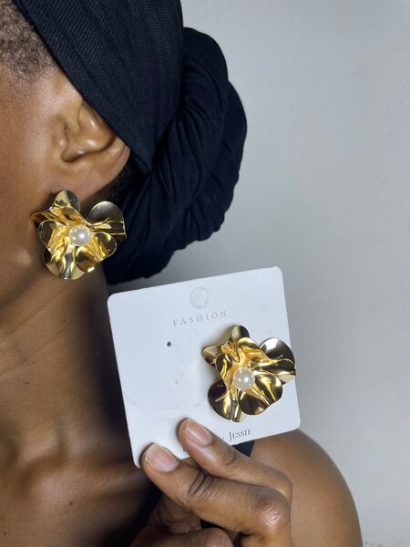 Boucles d'oreilles dorées fleur