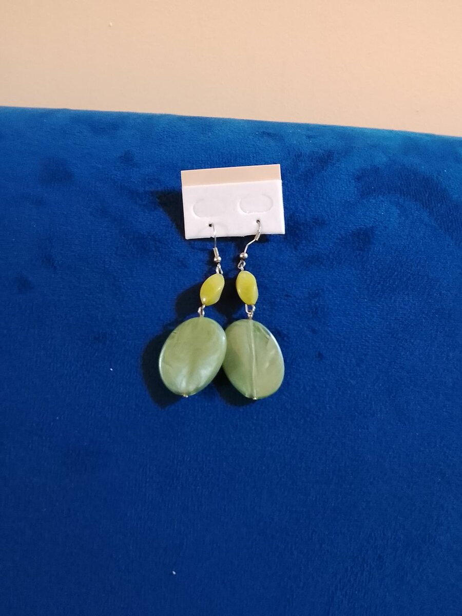 Boucles d'oreilles vertes en pierre