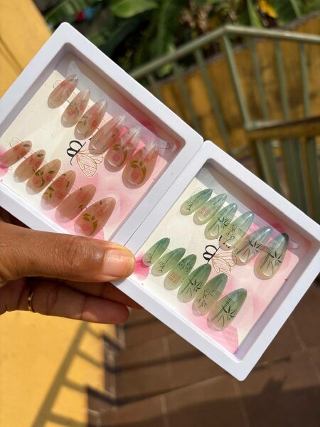 Stylish Press-On Nail Set