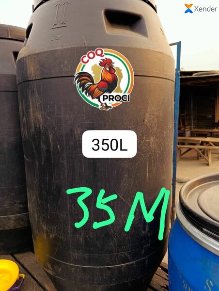 Fût en plastique bleu