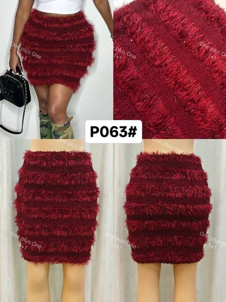 Jupe courte en fausse fourrure