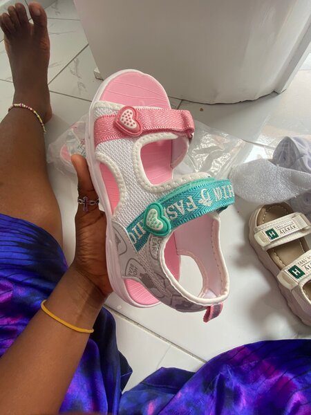Sandales enfant confortables