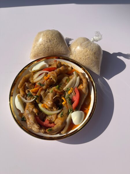 Pattes de poulet à lattieké