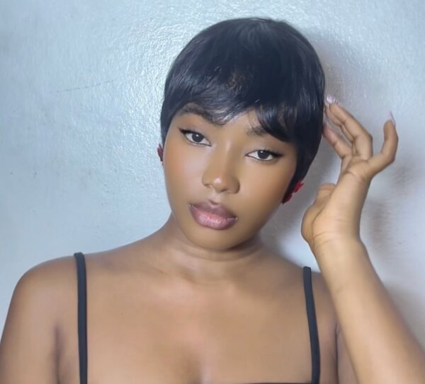 Perruque courte en cheveux naturels