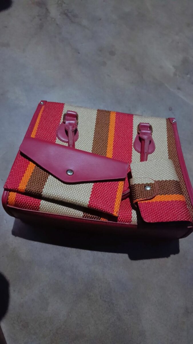 Sac à main en toile rayée rouge