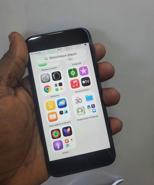 iPhone SE Reconditionné Noir