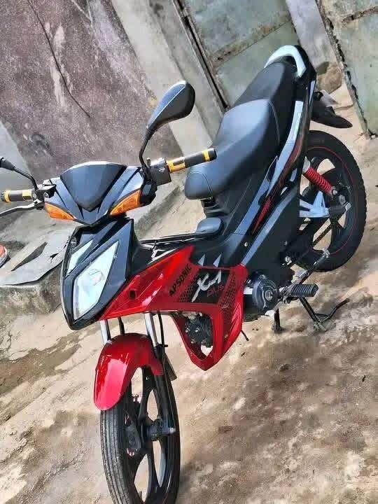 Moto Apsonic X1 rouge