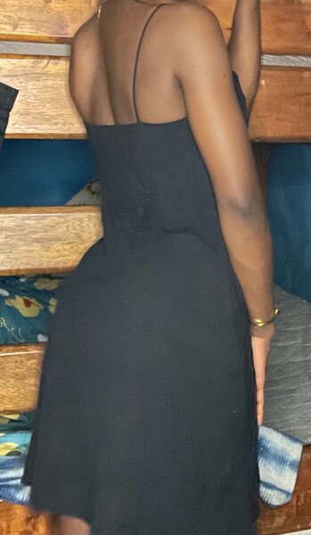 Robe Noire Élégante