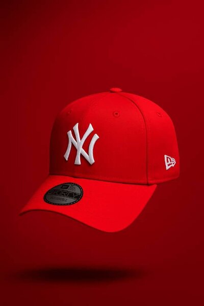 Casquette rouge tendance
