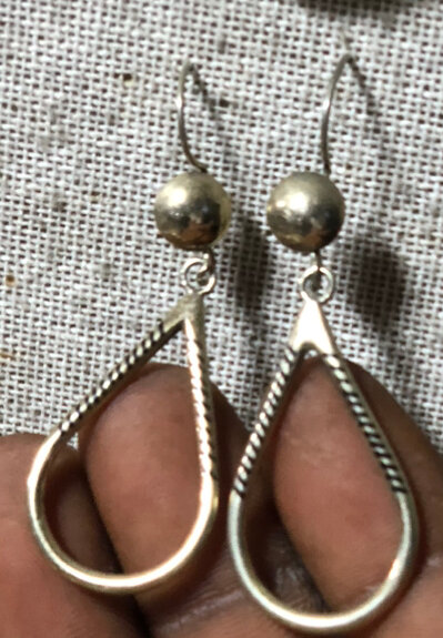 Boucles d'oreilles pendantes élégantes