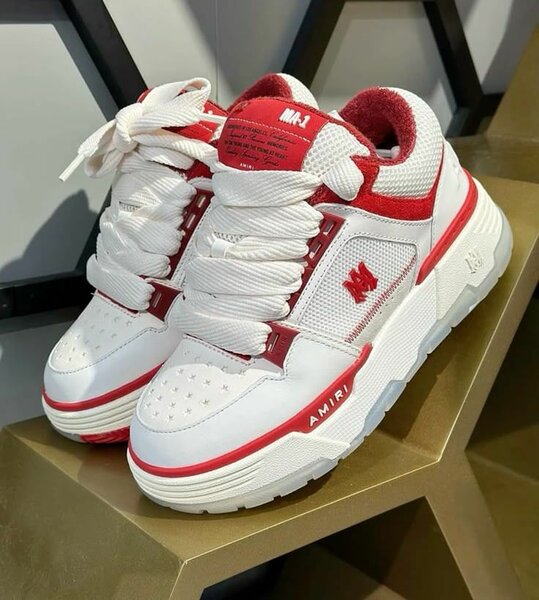 Chaussures de sport blanches rouges AMI