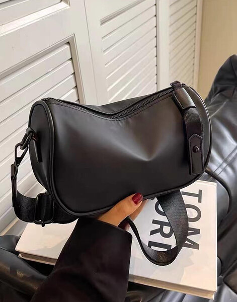 Sac banane en cuir noir