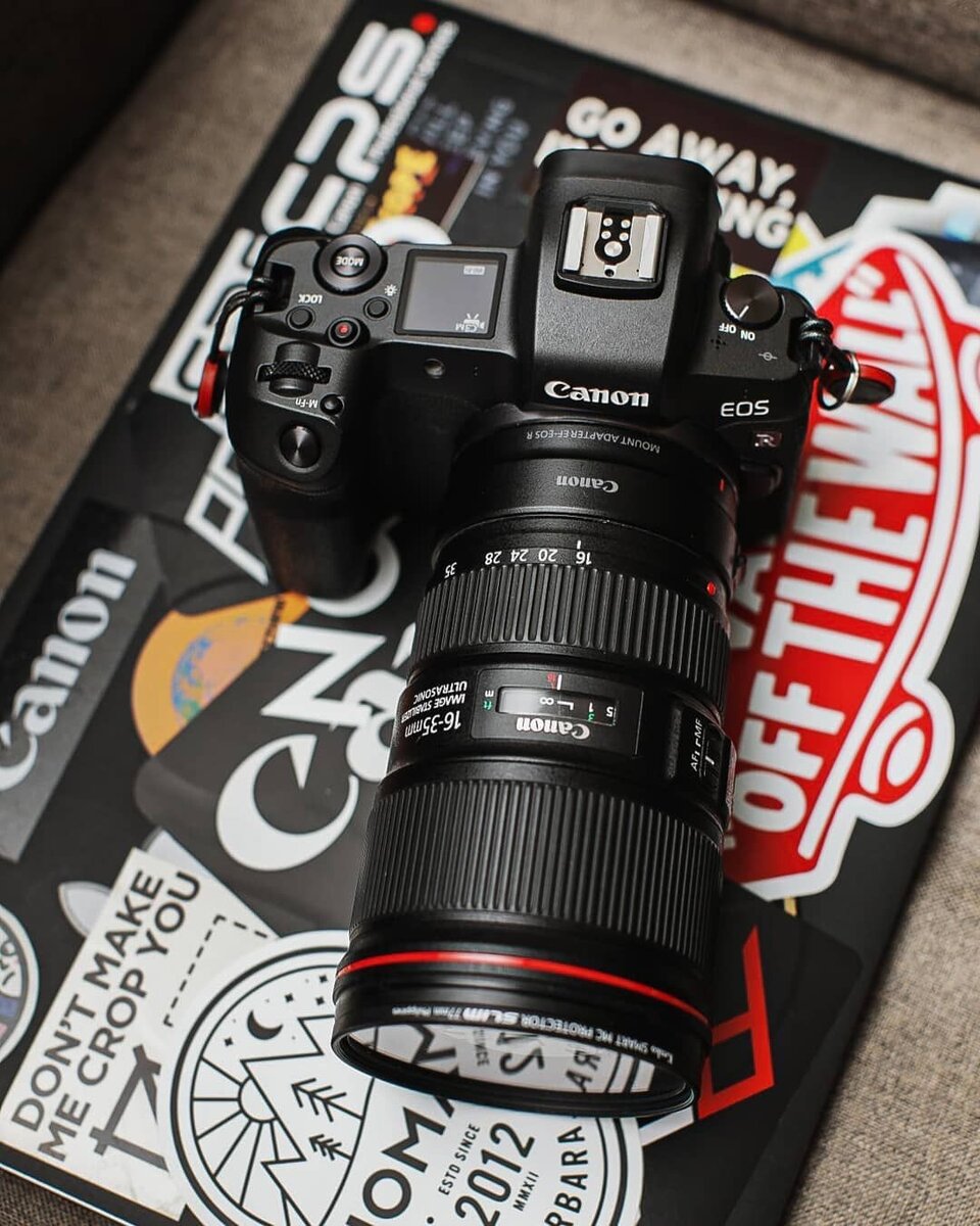 Appareil photo Canon EOS avec objectif