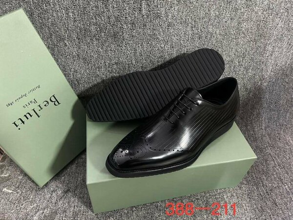 Chaussures habillées en cuir noir