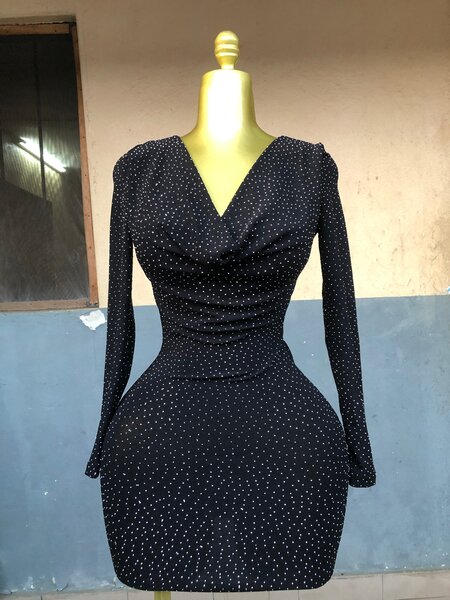 Robe moulante à pois femme