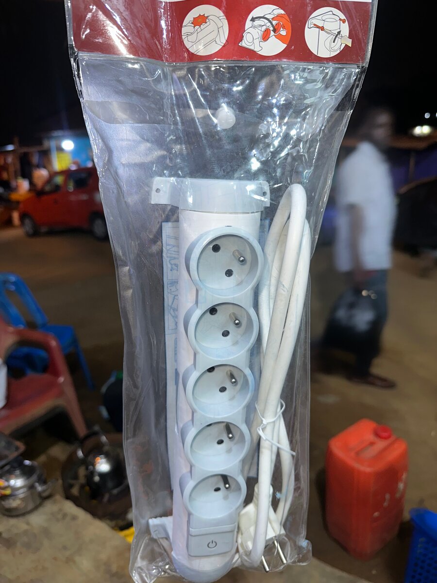 Prise multiple 5 prises avec fil