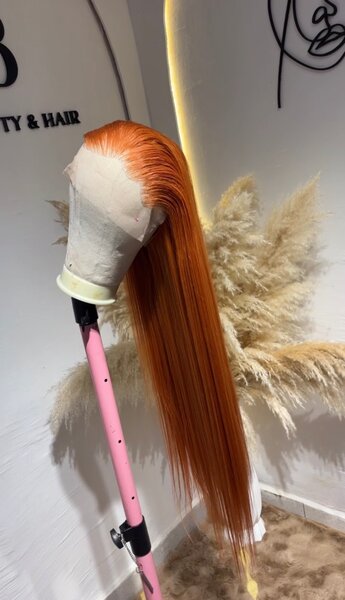 Perruque longue en dentelle